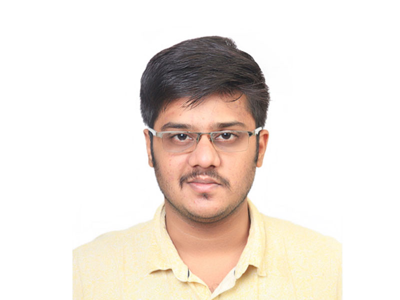 Integrating Renewable Energy Systems in Modern Construction: Challenges and Opportunities